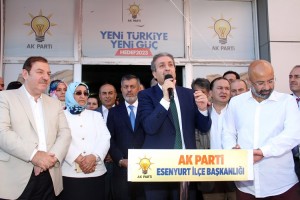 Ak Esenyurt’ta Bayramlaşma Sevinci