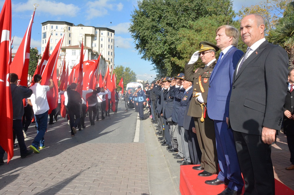 Büyükçekmece’de Cumhuriyet’e Yakışır Kutlama