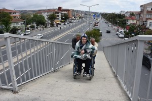Kumburgaz’da Engelliye Geçit Yok