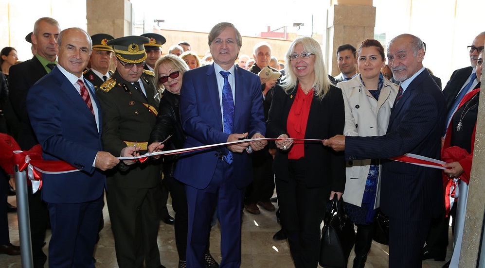 Atatürk ve Cumhuriyet ‘i Anlatan Fotoğraflar Büyükçekmece’de Sergilendi