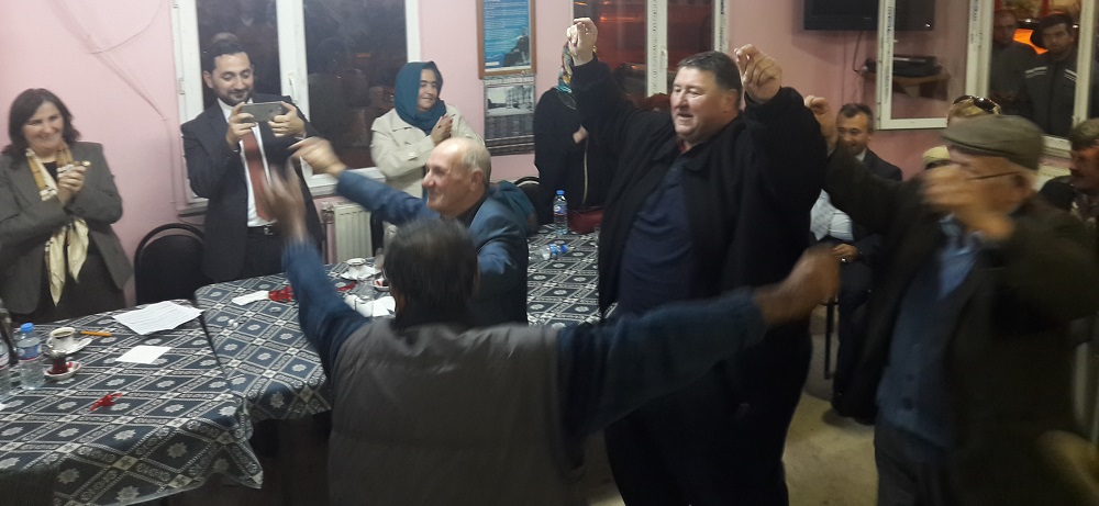 Silivri’de Tapu Sevinci Muhtarları Oynattı