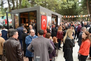 Beylikdüzü’nde Atatürk Kütüphanesi Hizmete Açıldı
