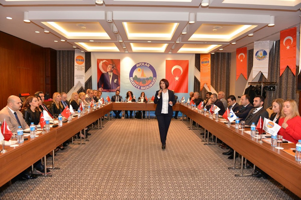 Avcılar Belediyesi’nden “Yönetim ve Liderlik Becerileri” Eğitimi
