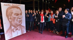 Avcılar’da Cumhuriyet Yürüyüşü ve Fener Alayı