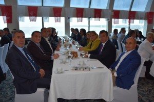 Muhtarın sorununu çözemeyen halkın sorununu çözemez