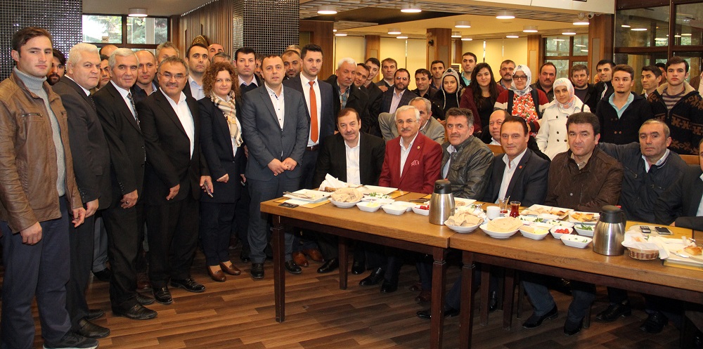 Kadıoğlu, “3 Maymunu Oynuyorlar”