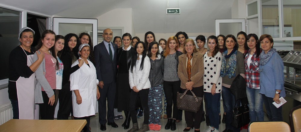 Başkan Kerimoğlu, Kız Öğrenci Misafirhanesinde