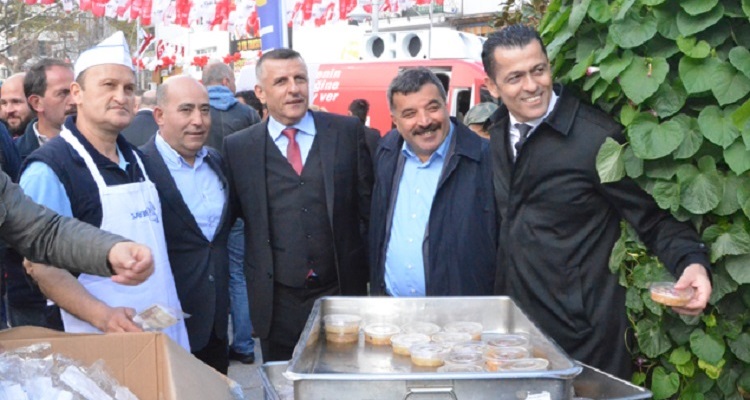 Arkaz Silivri’de Aşure Dağıttı