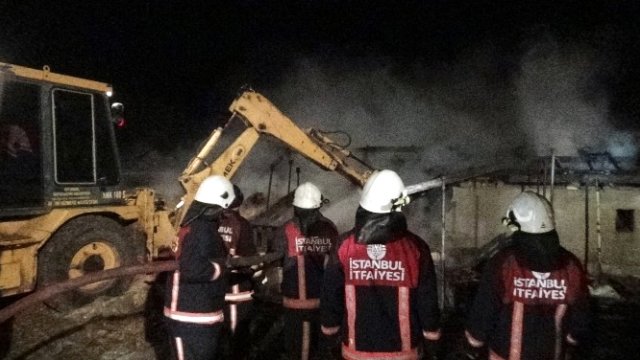 Samanlıktaki Yangın Güçlükle Söndürüldü