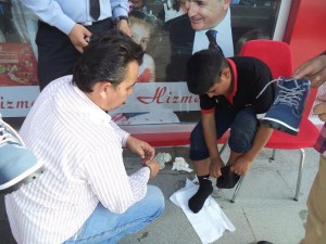 Akgün, Suriyeli Yusuf’a Sahip Çıktı