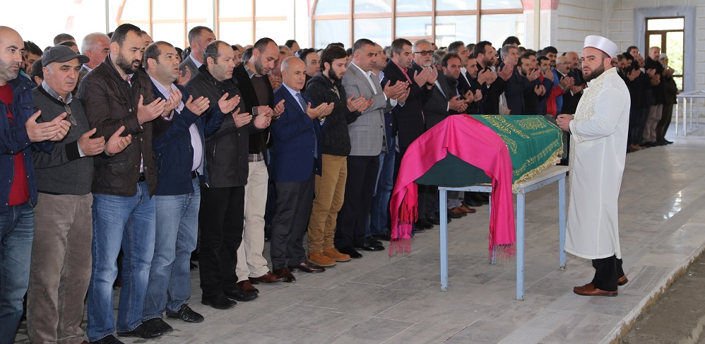 Başkan Akgün, Acılı Günlerinde Gül Ailesini Yalnız Bırakmadı