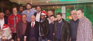 Oyunculara Pankartlı Sevgi Seli