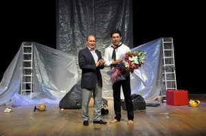 Emre Kınay’ın Tek Perdelik Oyunu Büyük Beğeni Topladı