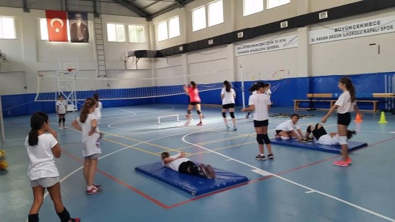 Büyükçekmece’de Voleybol Kış Antrenmanları Başladı