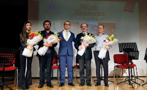 Akademi Öğrencilerinden Müzik Ziyafeti