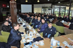 EŞİT VE TUTARLI ŞEKİLDE AYNI DİLİ KONUŞMALIYIZ