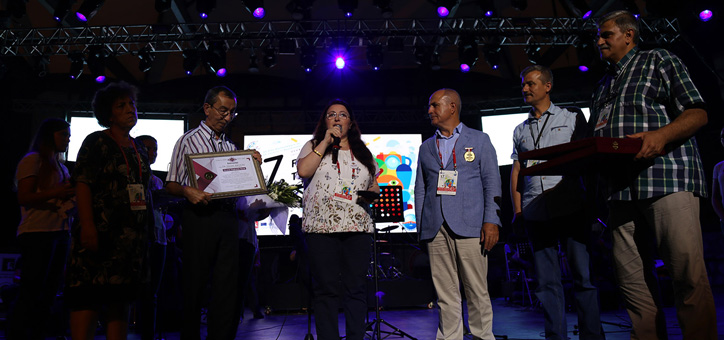 Başkan Akgün’e “Onursal Başkanlık” Unvanı