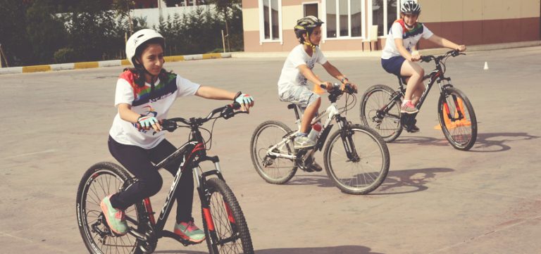 Çocuklar Bisikleti Profesyonelliğe Döktü