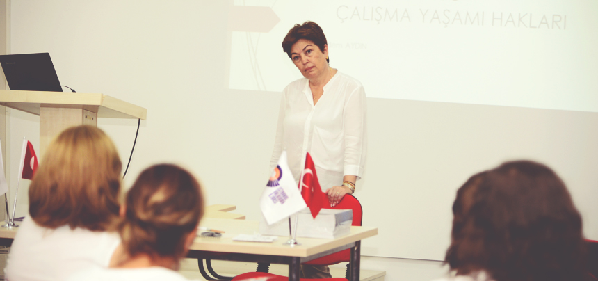 KADINLAR İŞ DÜNYASI İÇİN EĞİTİMLERİNİ ALDI