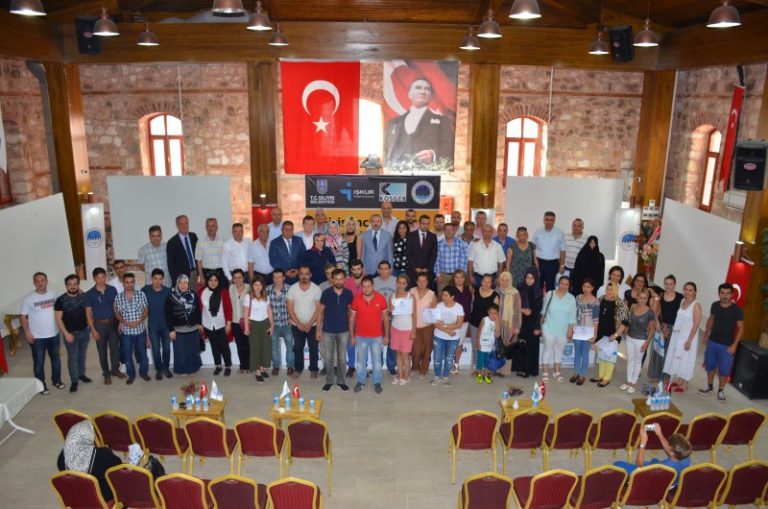 GİRİŞİMCİLİK KURSİYERLERİ SERTİFİKALARINI ALDI