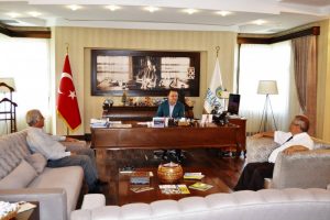 RUMELİ ÜNİVERSİTESİ DEKANINDAN IŞIKLAR’A ZİYARET