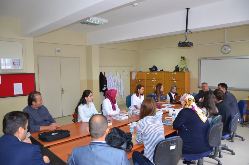 Başkan Cem Kara, Okullarda Öğretmenleri Yalnız Bırakmıyor