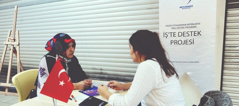 İŞ ARAYAN KADINLARLA İŞVERENLER BEYLİKDÜZÜ’NDE BULUŞTU