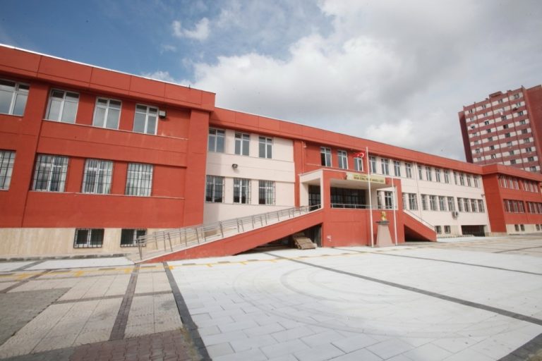 KÜÇÜKÇEKMECE’DEKİ OKULLAR YENİ EĞİTİM ÖĞRETİM YILINA HAZIR