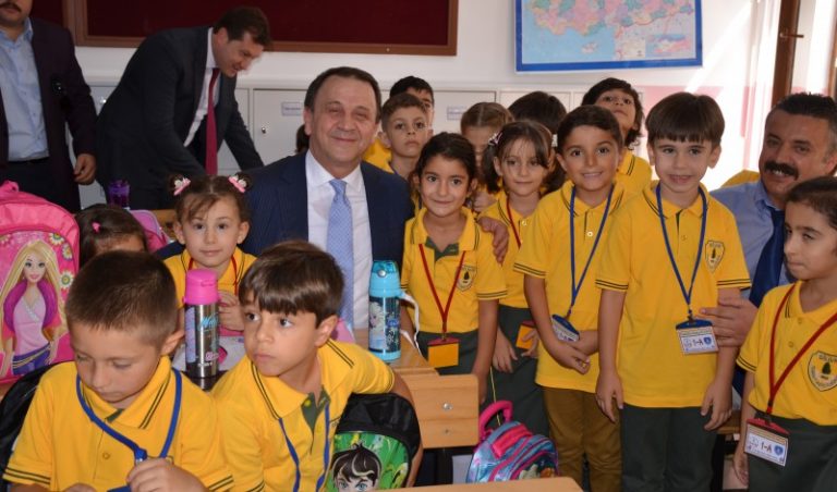 MİNİKLERİN EĞİTİM SETİ BAŞKAN IŞIKLAR’DAN