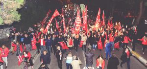 BEYLİKDÜZÜ, CUMHURİYET VE DEMOKRASİ İÇİN YÜRÜDÜ