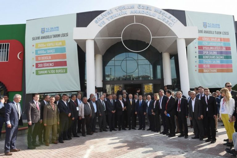 CHP LİDERİ TARIM LİSESİNİ İNCELEDİ