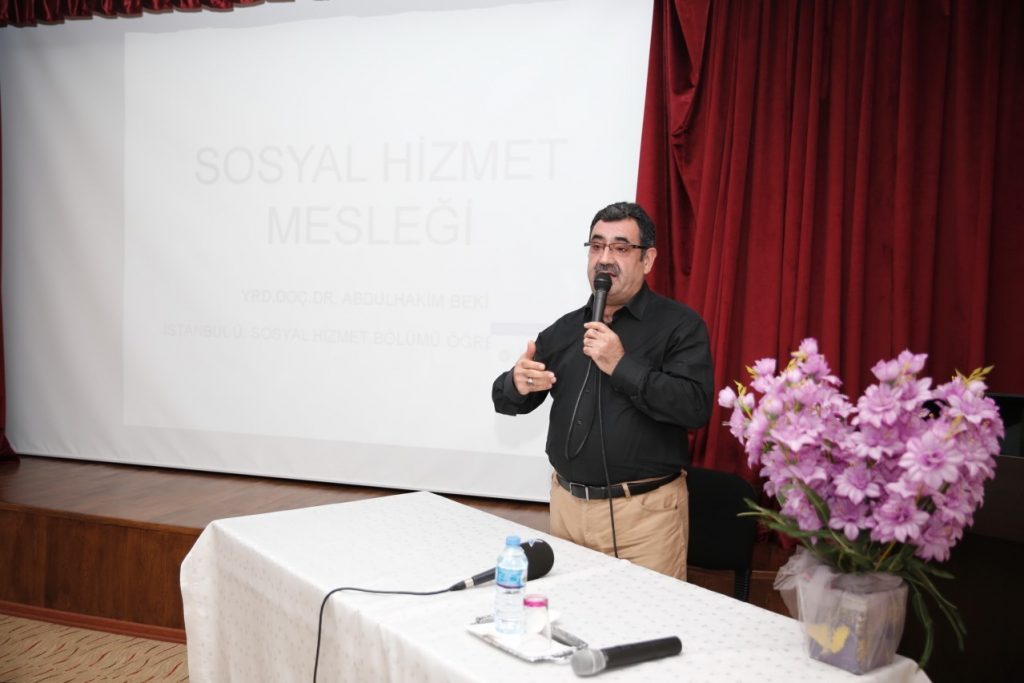 İ.Ü ÖĞRETİM ÜYESİ ABDÜLHAKİM BEKİ, SOSYAL HİZMET MESLEĞİNİ ANLATTI