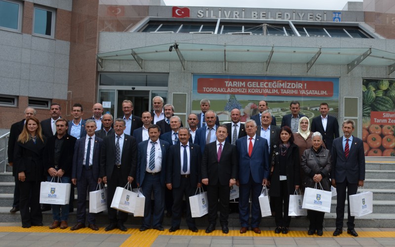 IŞIKLAR MUHTARLARIN GÜNÜNÜ KUTLADI