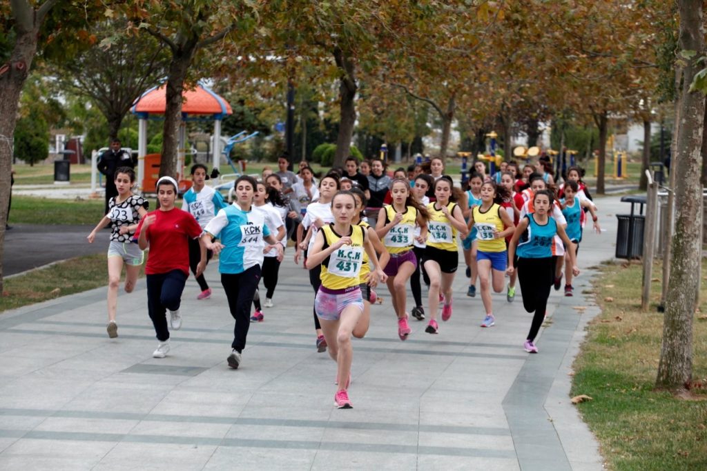 KÜÇÜKÇEKMECELİ ÖĞRENCİLER CUMHURİYET KOŞUSU’NDA TER DÖKTÜ