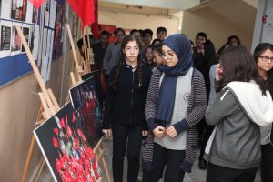 15 TEMMUZ SERGİSİ ÖĞRENCİLERLE BULUŞTU