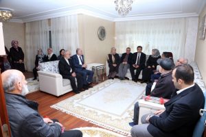 BAŞKAN KARADENİZ’DEN DÜNYA KOMŞULAR GÜNÜNDE ANLAMLI ZİYARET