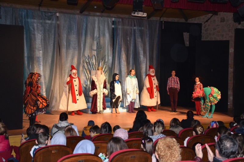 DEVLET TİYATROLARI SİLİVRİ’DE ÇOCUK OYUNU SAHNELEDİ