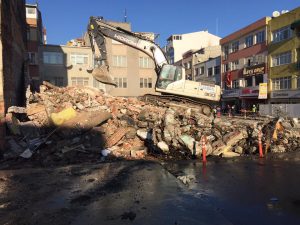 Boğluca Deresindeki Son Binada Yıkıldı