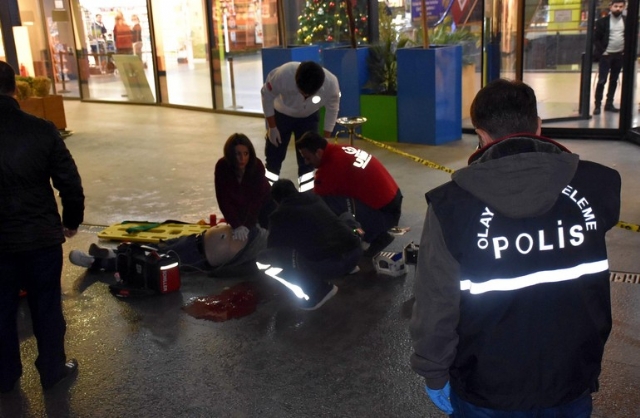 Yerde Can Veren Genci İzlediler…