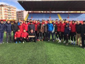 Taraftarlardan Tatlı Baskın