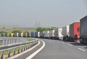 Hamzabeyli’de Tır Kuyruğu Tarih Oluyor