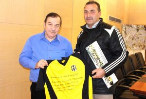 Yılmaz’dan Kadıoğlu’na Forma