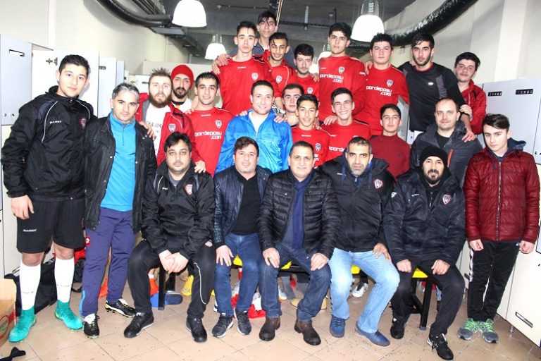 Avcılar 1903 şampiyonluğa kilitlendi