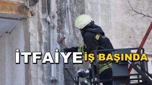 Çorlu’da Kar Durdu, Buzları İtfaiye Temizledi