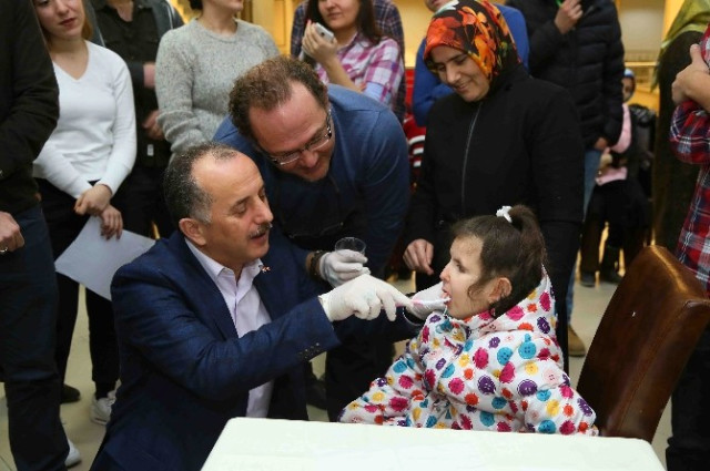 Bağcılar’da Engelli Kursiyerlere Ağız ve Diş Bakımı