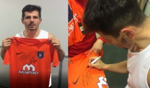 Emre Belözoğlu’ndan Keşan’lı hayranlarına imzalı forma