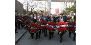 CHP’li Belediye Başkanları Reina Önünde Hayatını Kaybedenleri Andı