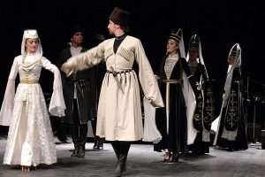 Kafkas Halk Dansları büyük ilgi gördü