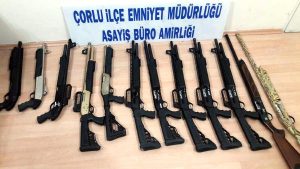 Çorlu’da Kargo Kolilerinden Ruhsatsız Tüfekler Çıktı