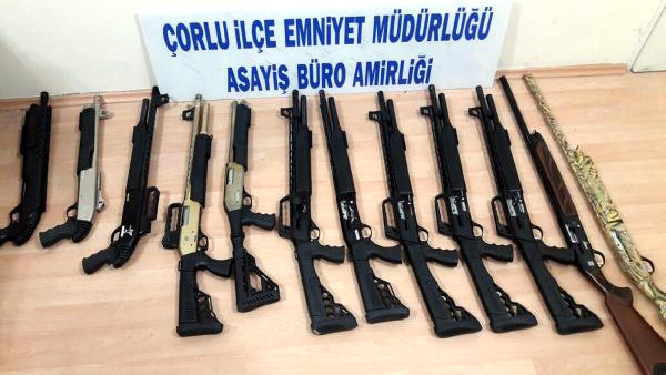 Çorlu’da Kargo Kolilerinden Ruhsatsız Tüfekler Çıktı